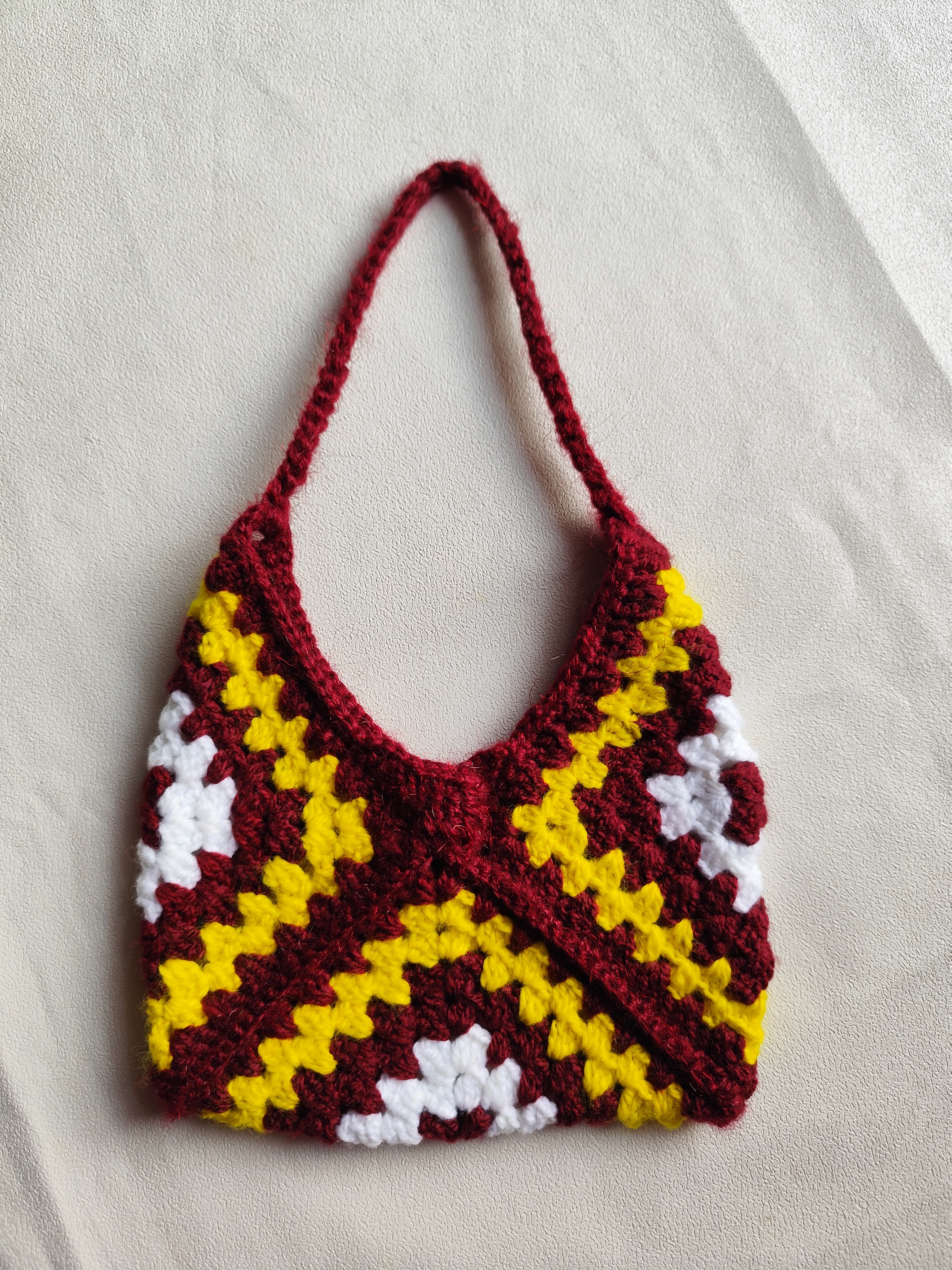 Thumbnail of Crochet pattern woolen handbag 3